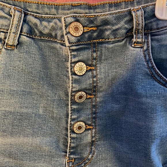 light blue high waisted shorts - Picture 3 of 4